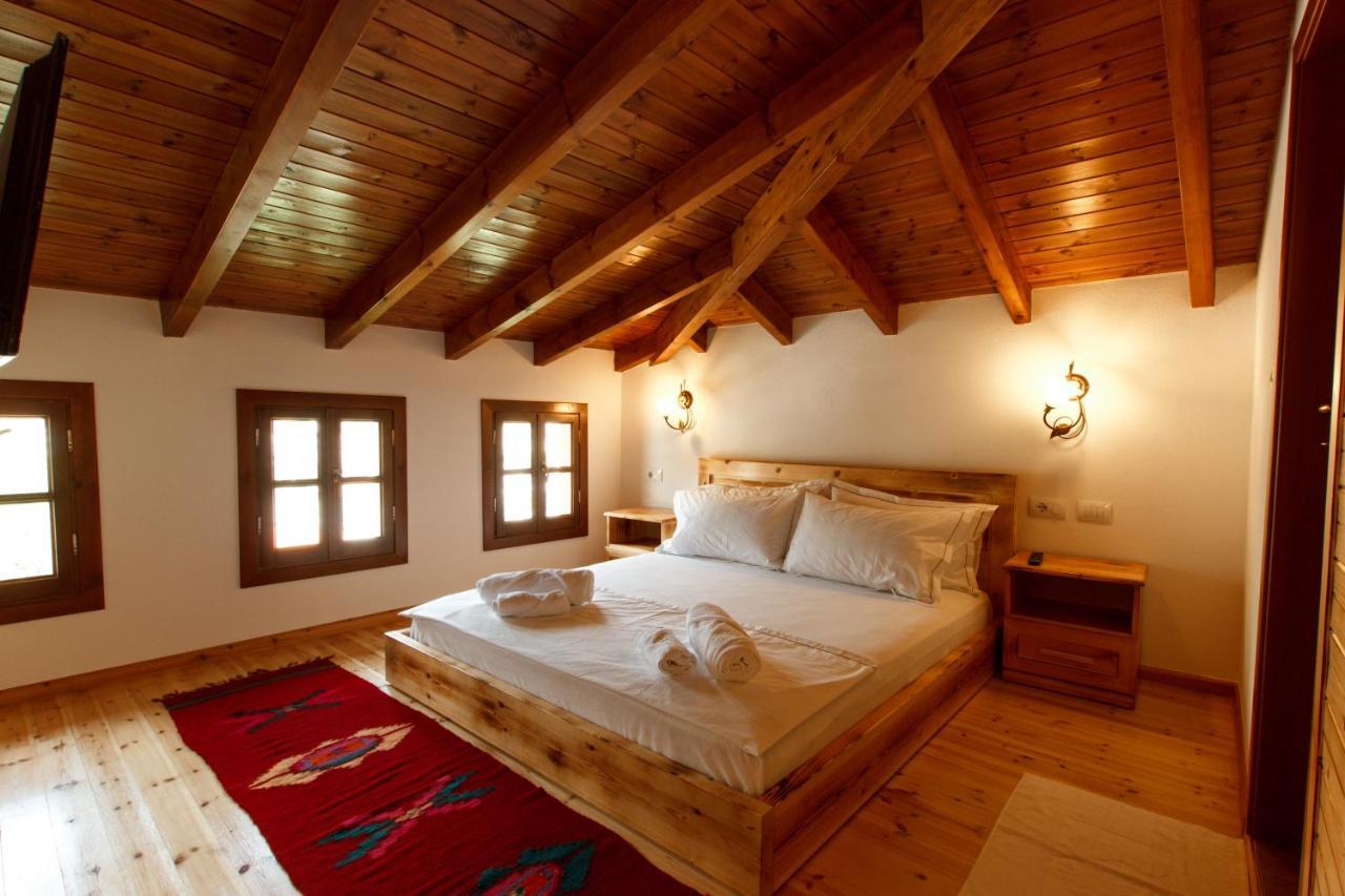 Hotel Sarajet 1821 Гірокастра Екстер'єр фото